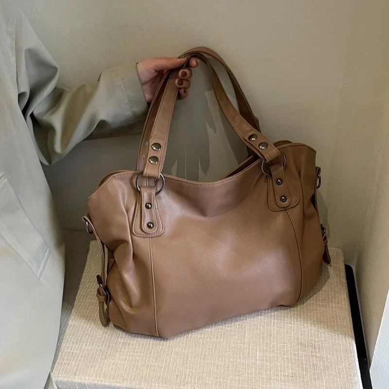 Isabelle – Contrast-Tone Shoulder Bag