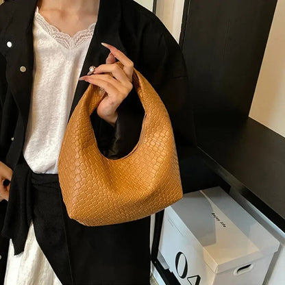 Solène – Retro Woven Leather Tote Bag